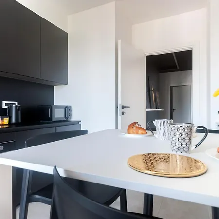 With Panoramic View Of And Public Free Parking Lot Mediolan