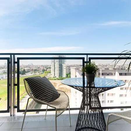 Apartament With Panoramic View Of And Public Free Parking Lot *