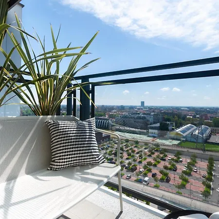 Apartament With Panoramic View Of And Public Free Parking Lot