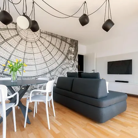 Daire With Panoramic View Of And Public Free Parking Lot *